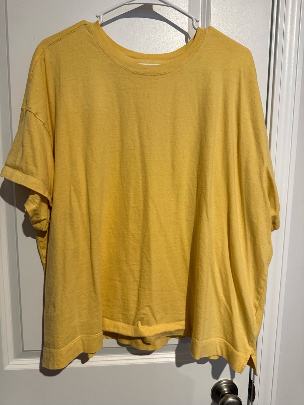 Old Navy Men's Crewneck T-Shirt in Yellow